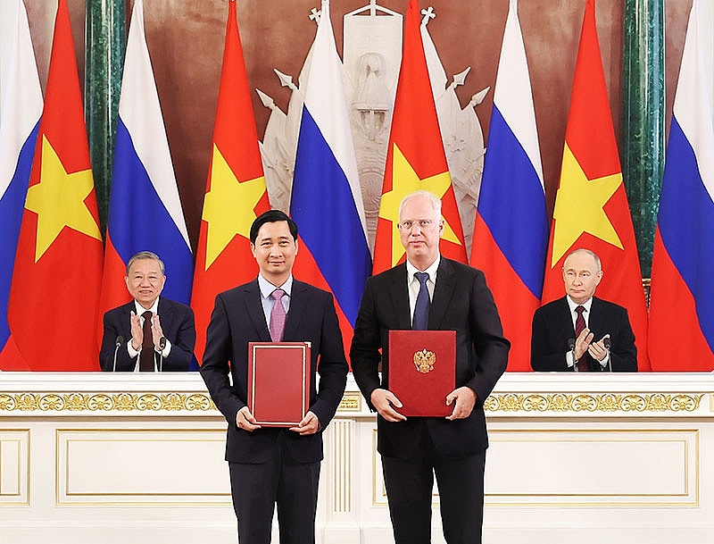 Công ty Vắc xin Việt Nam và Quỹ Đầu tư Trực tiếp Nga ký kết thỏa thuận hợp tác chiến lược